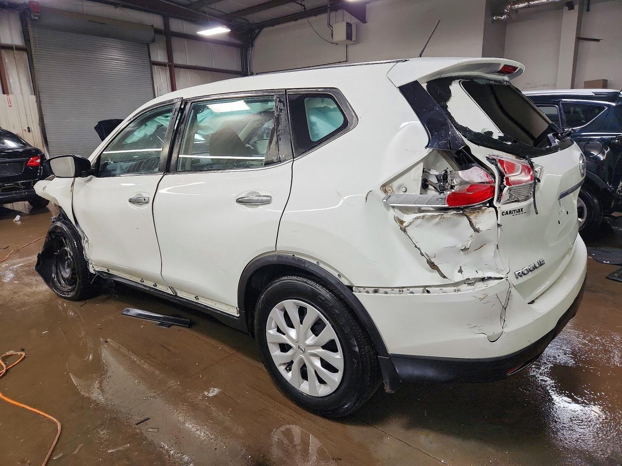 2015 Nissan Rogue S - Фото 2