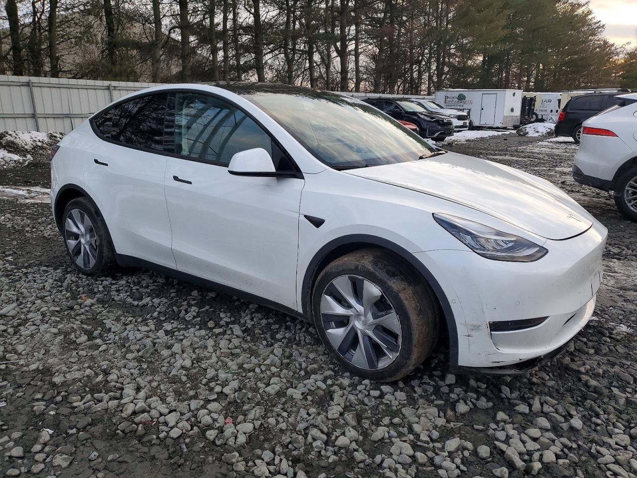 2022 Tesla Model Y - Image 4