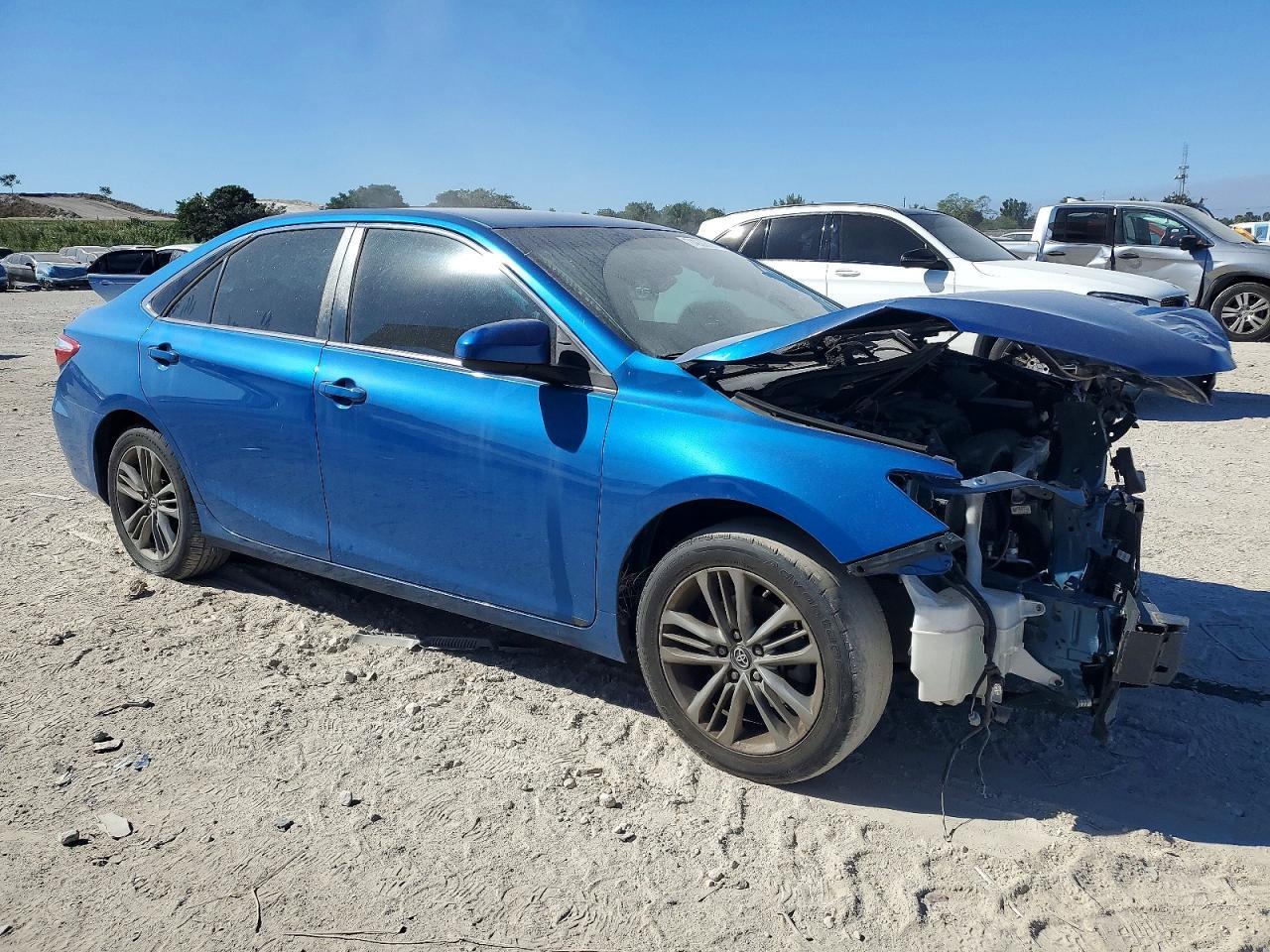 2017 Toyota Camry Se - Фото 4