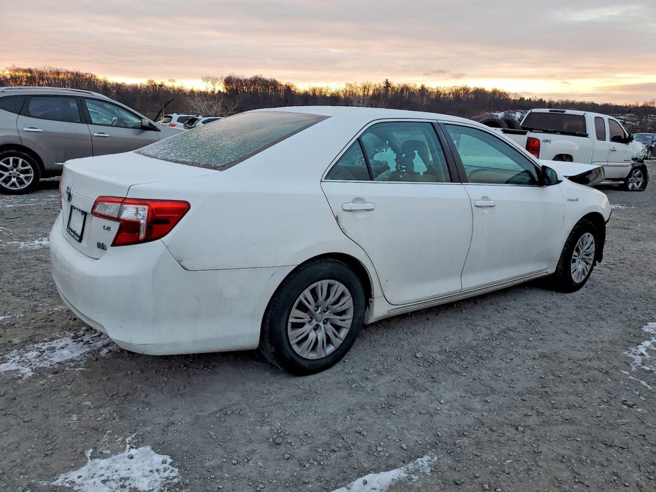2013 Toyota Camry Hybrid - Фото 3