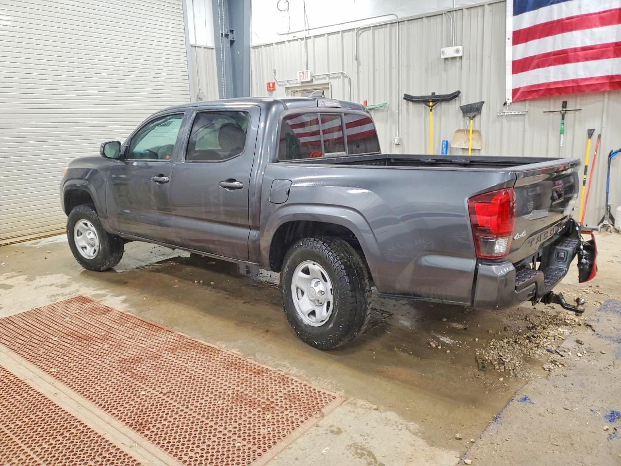 2023 Toyota Tacoma Double Cab - Image 2