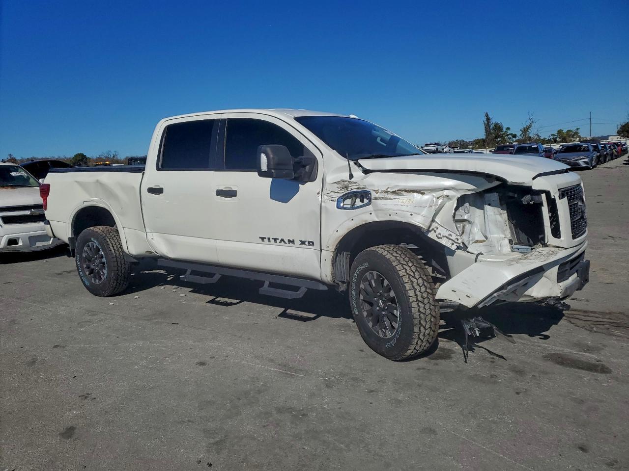 2019 Nissan Titan Xd Sl - Image 4