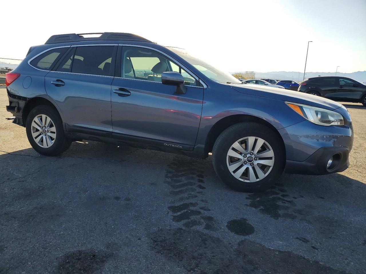 2015 Subaru Outback 2.5I Premium - Image 4