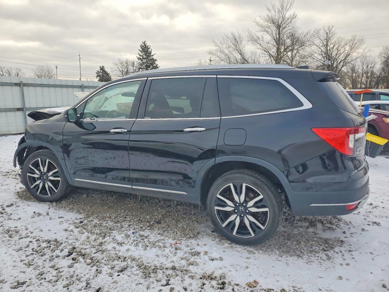 2019 Honda Pilot Elite - Image 2