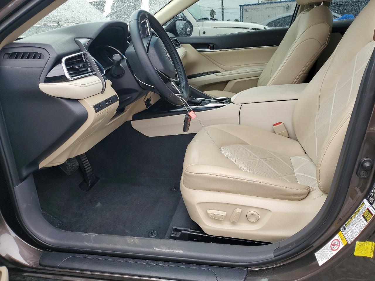 2018 Toyota Camry L - Image 7