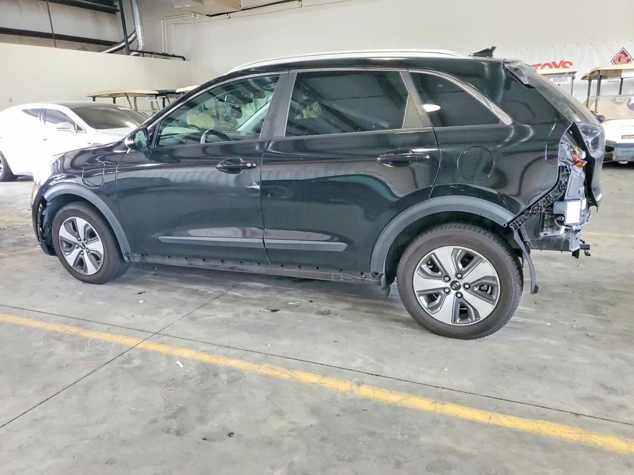 2018 Kia Niro Ex - Image 2