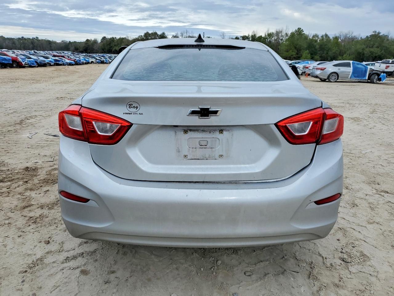 2017 Chevrolet Cruze Ls - Image 6