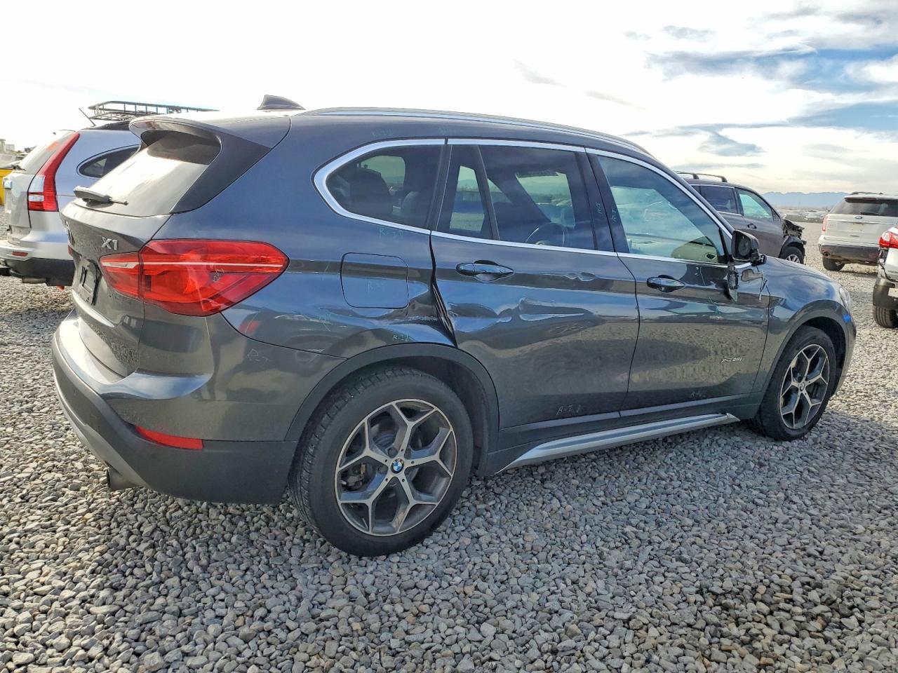 2016 BMW X1 xDrive28I - Фото 3