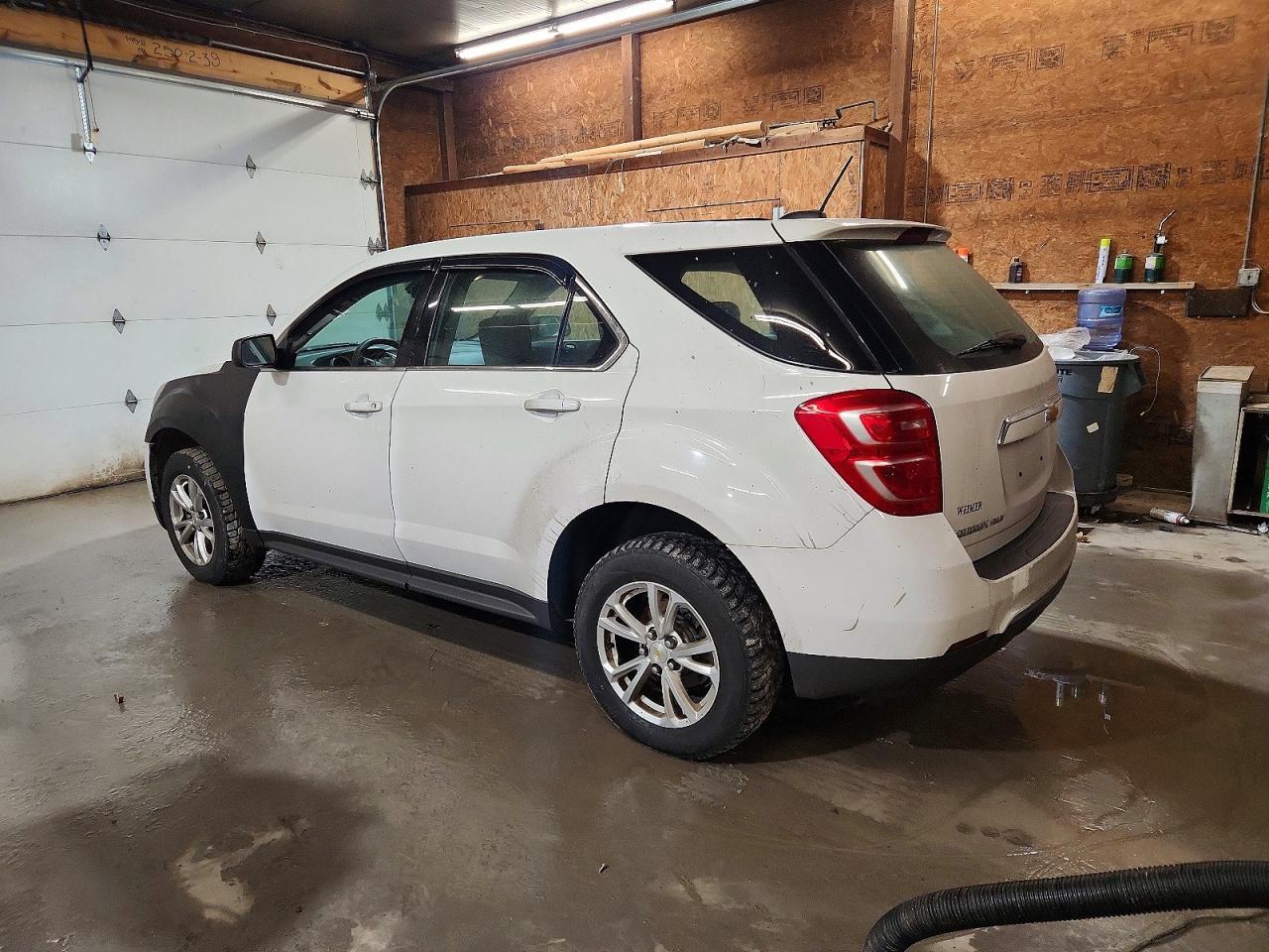 2017 Chevrolet Equinox Ls - Фото 2
