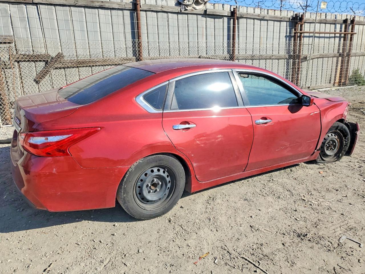 2016 Nissan Altima 2.5 - Фото 3
