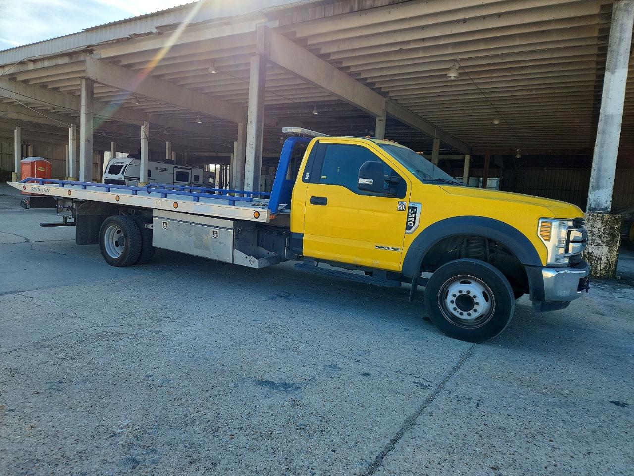 2019 Ford F550 Rollback Truck - Фото 4