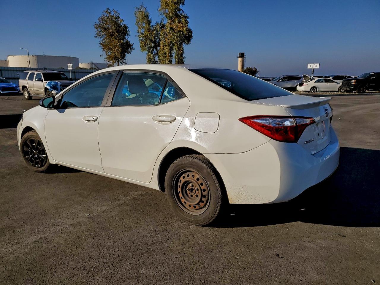 2015 Toyota Corolla Eco - Фото 2