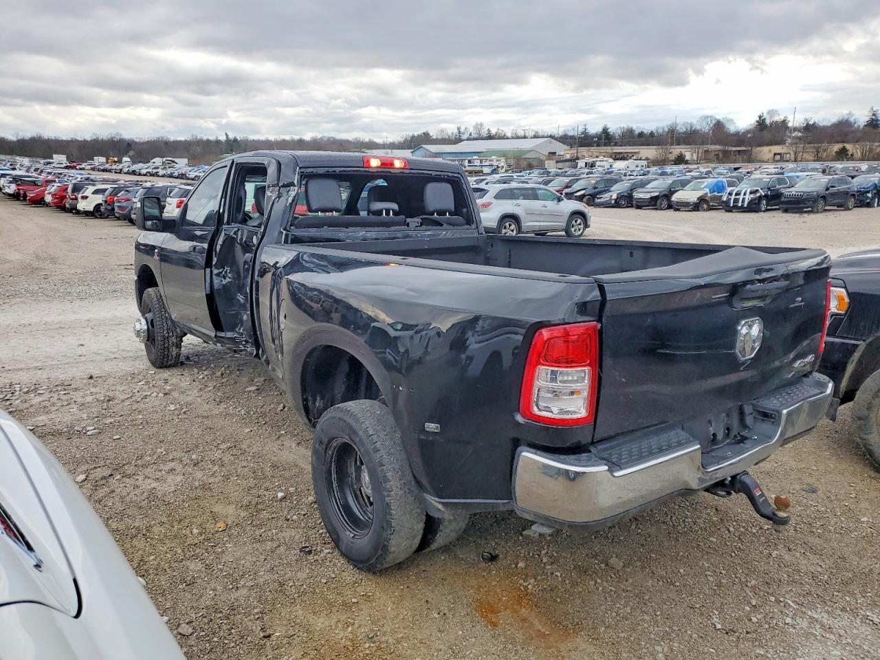 2024 Ram 3500 Tradesman - Фото 2