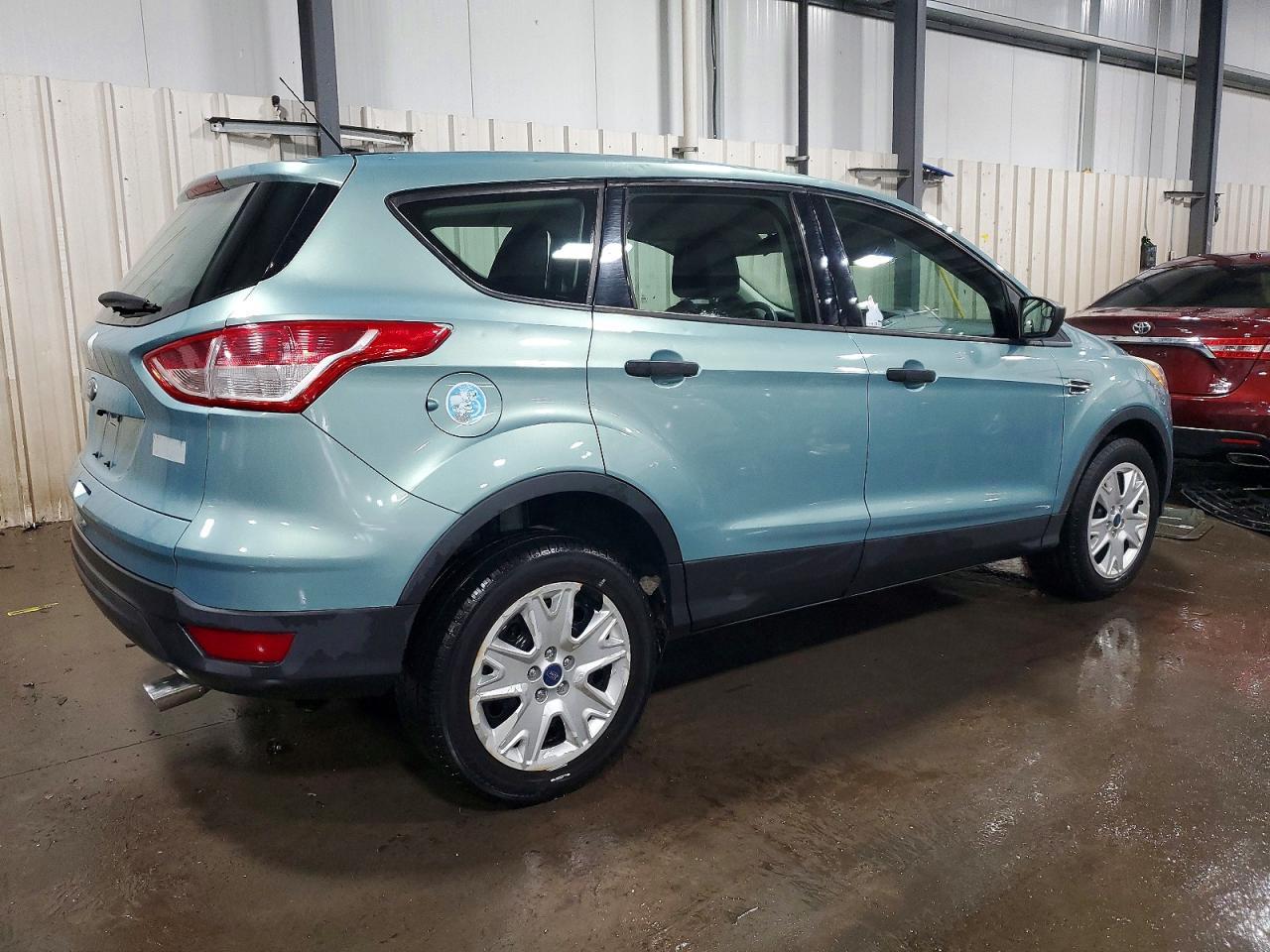 2013 Ford Escape S - Фото 3
