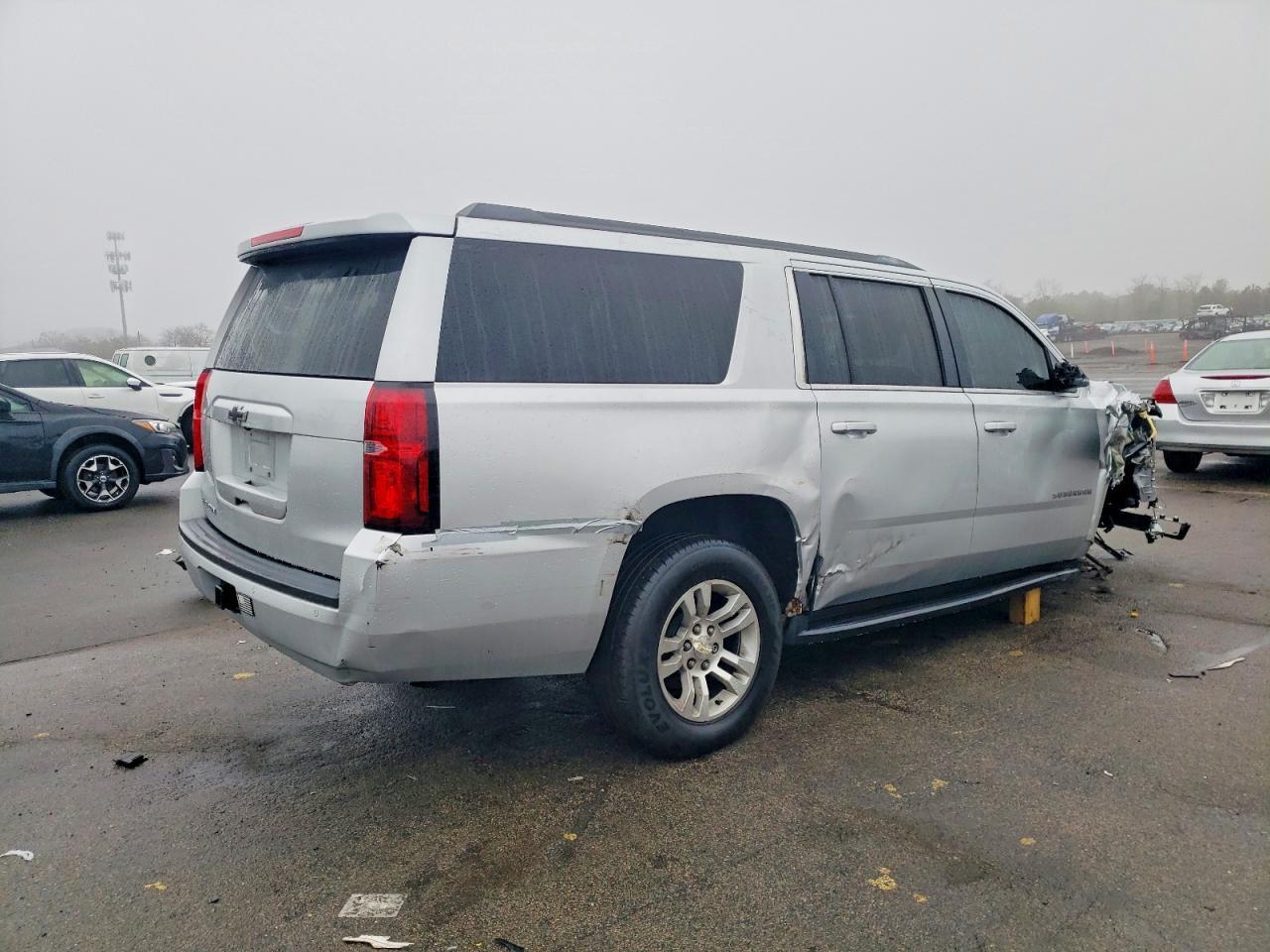 2015 Chevrolet Suburban K1500 Lt - Фото 3
