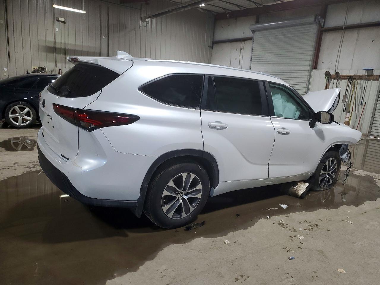 2024 Toyota Highlander Le - Фото 3