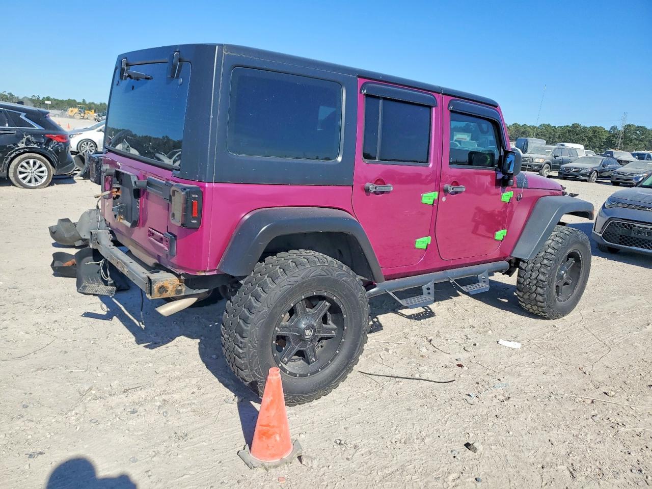 2015 Jeep Wrangler Unlimited Sahara - Image 3