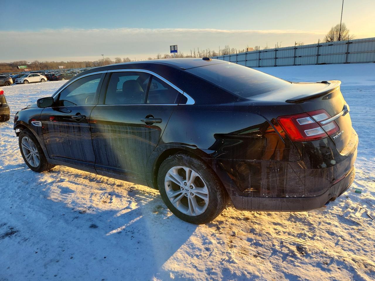 2015 Ford Taurus Sel - Фото 2