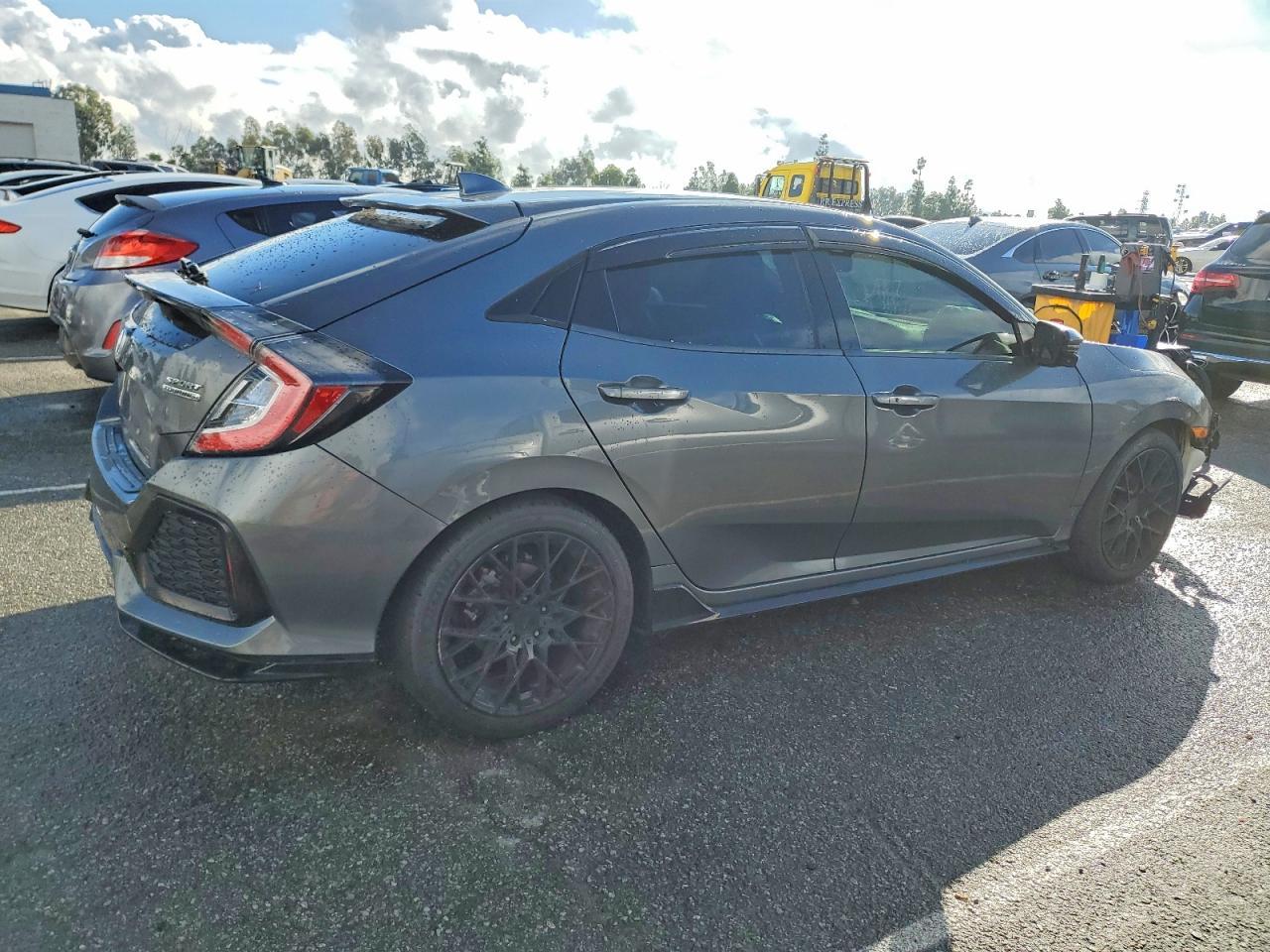 2017 Honda Civic Sport Touring - Image 3