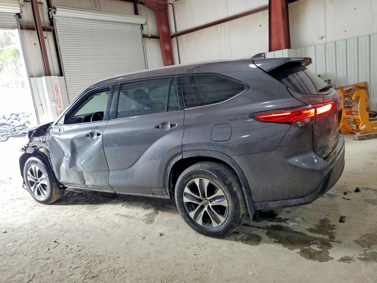 2022 Toyota Highlander Xle - Фото 2