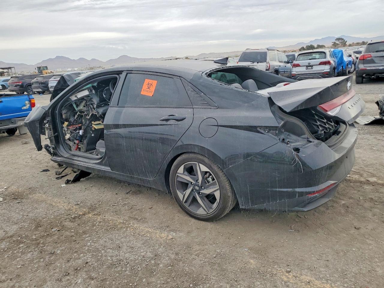 2023 Hyundai Elantra Sel - Фото 2