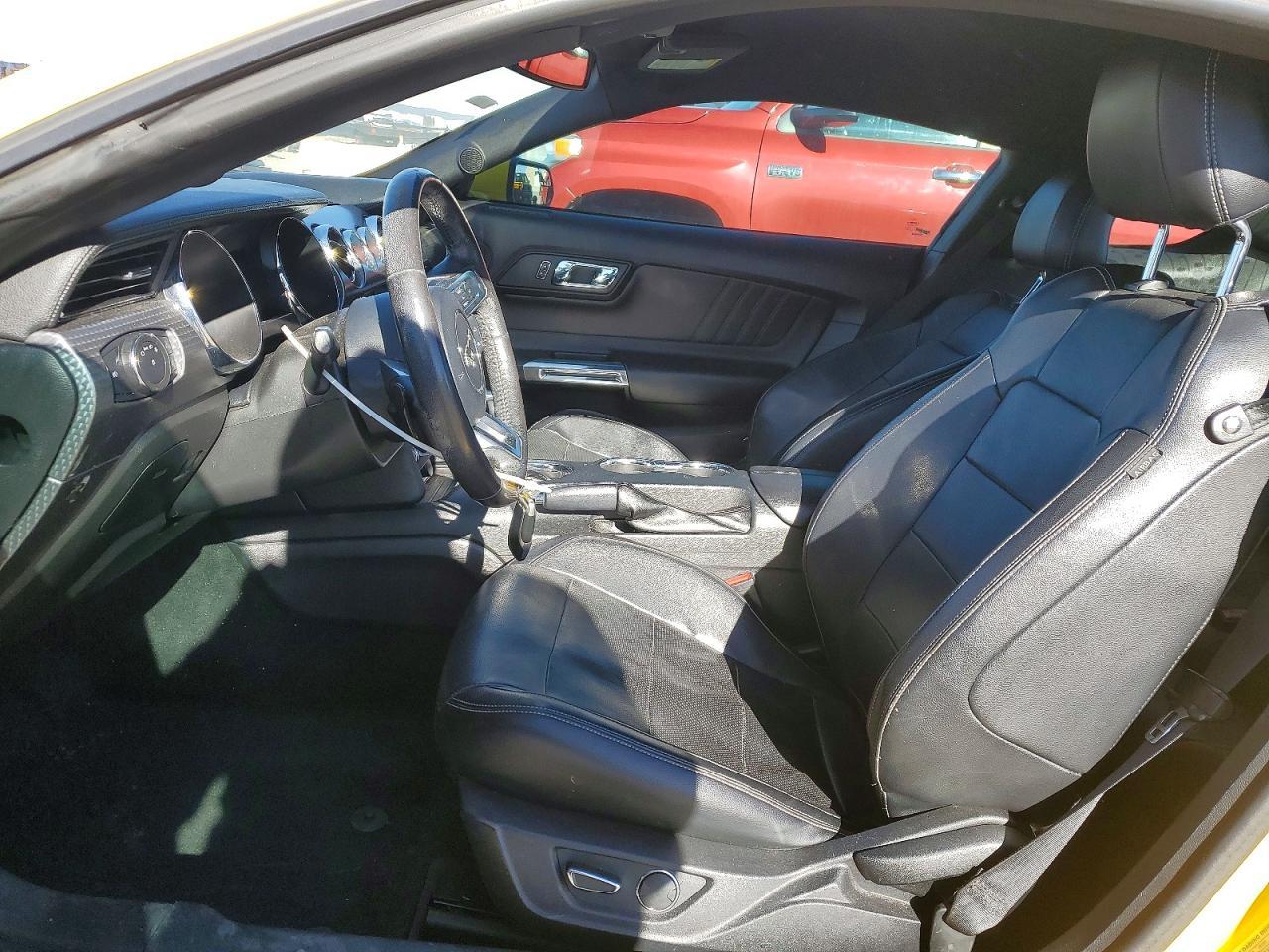 2015 Ford Mustang - Фото 7