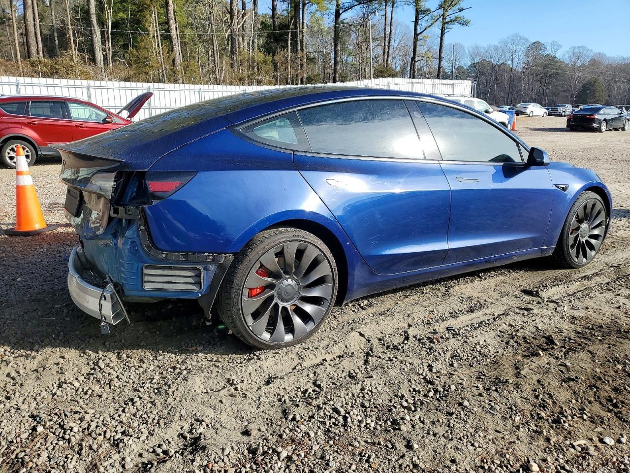 2022 Tesla Model 3 - Фото 3