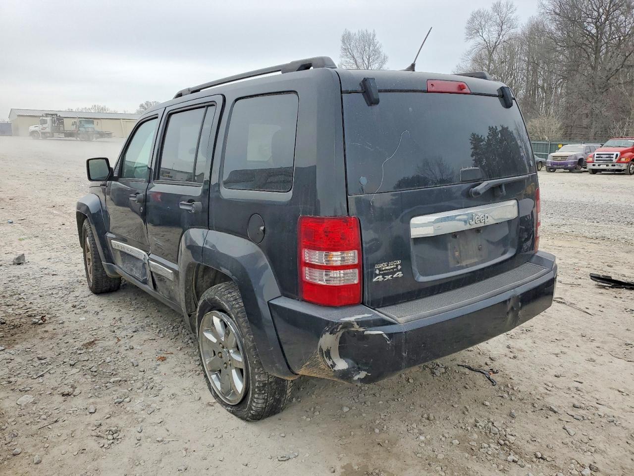 2012 Jeep Liberty Sport - Фото 2