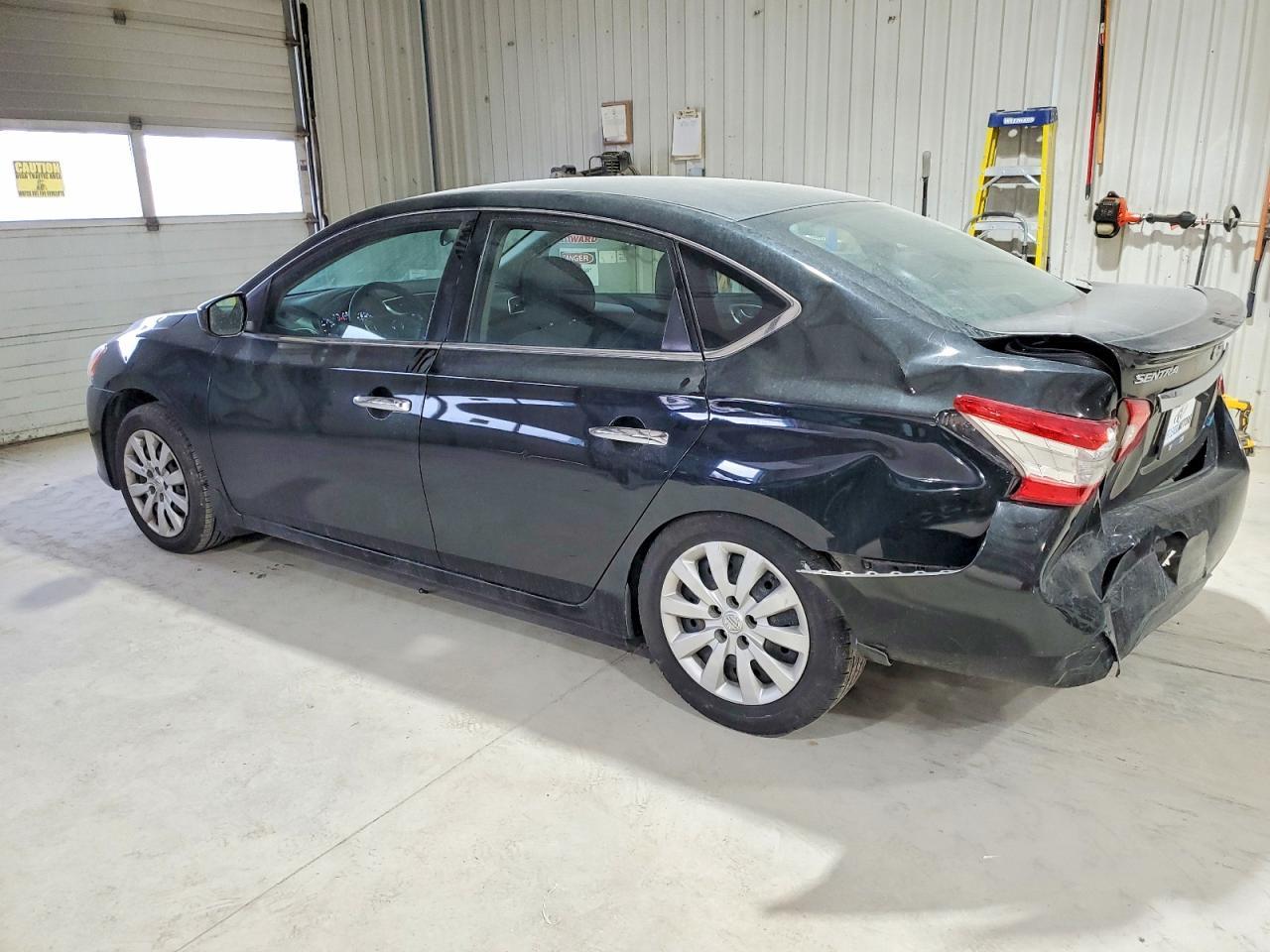 2015 Nissan Sentra S - Фото 2