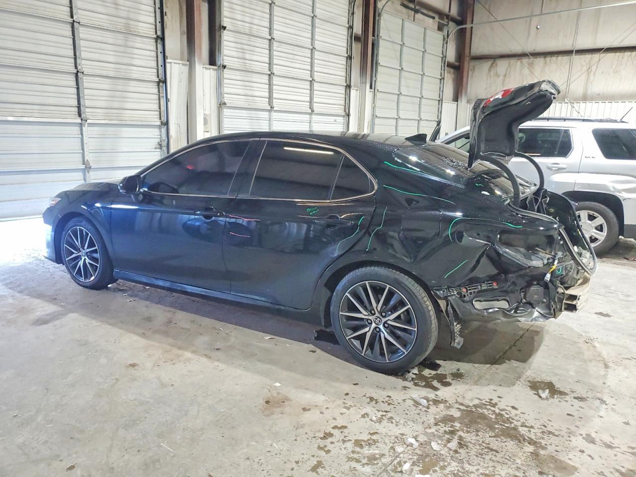 2023 Toyota Camry Xle - Image 2