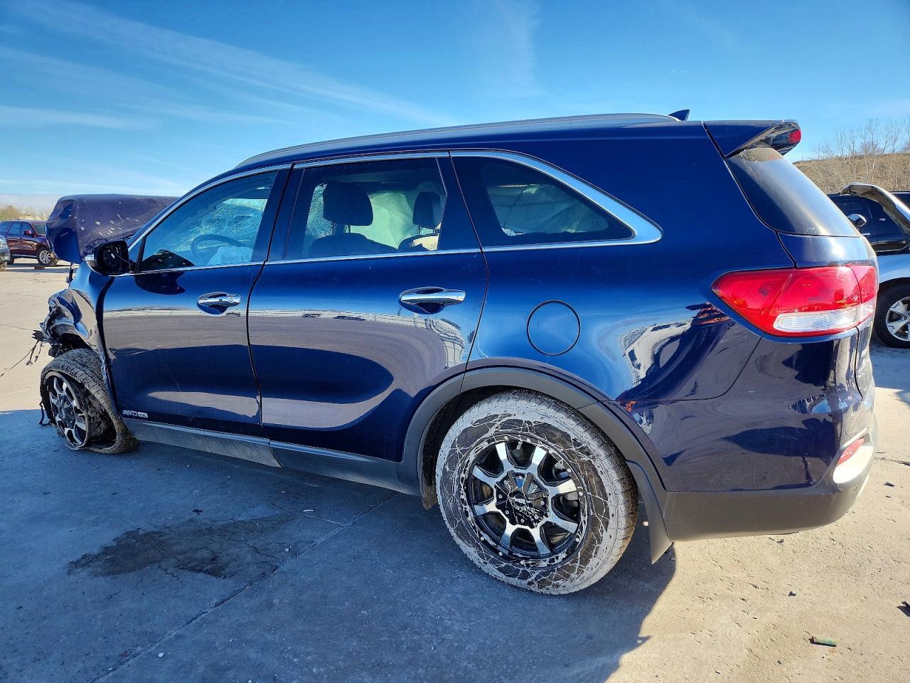 2017 Kia Sorento Ex - Image 2