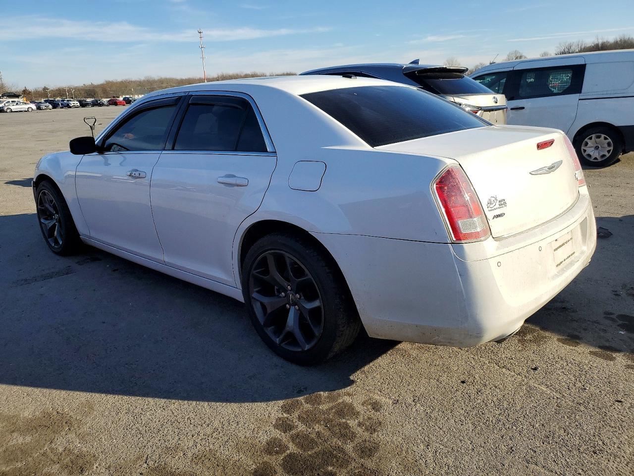 2012 Chrysler 300 S - Фото 2
