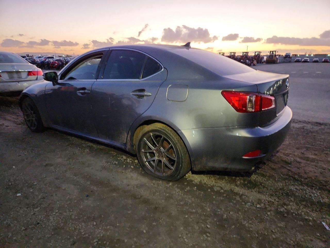 2012 Lexus Is 250 - Image 2