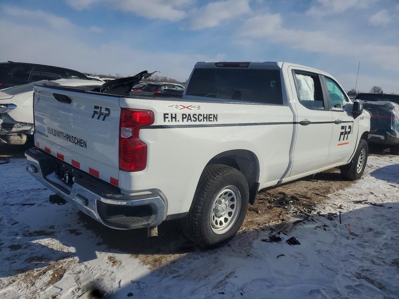 2025 Chevrolet Silverado K1500 - Фото 3