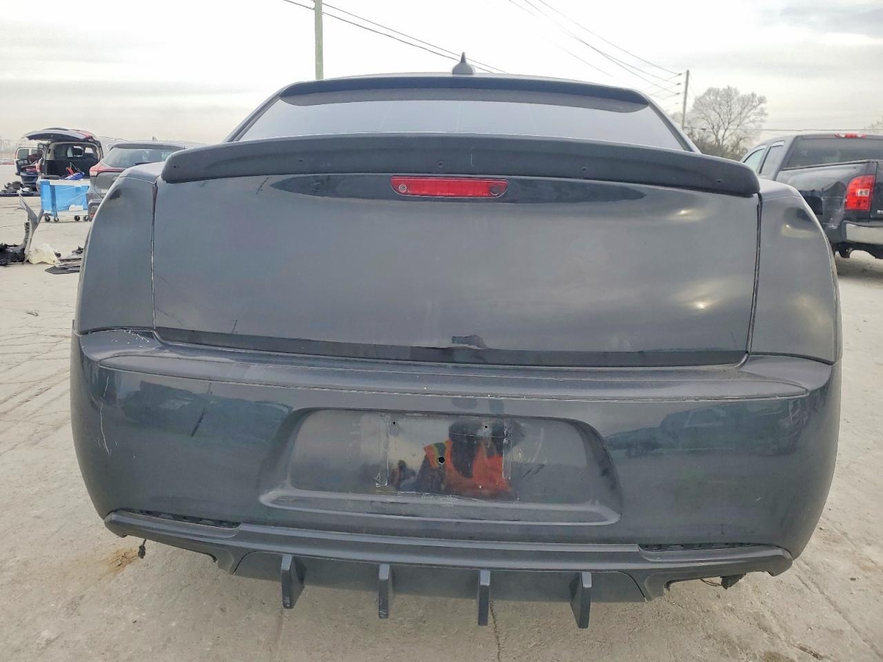 2016 Chrysler 300C - Image 6