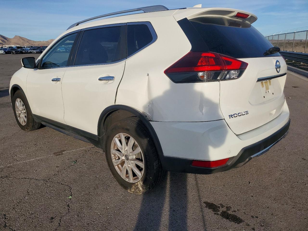 2019 Nissan Rogue S - Фото 2