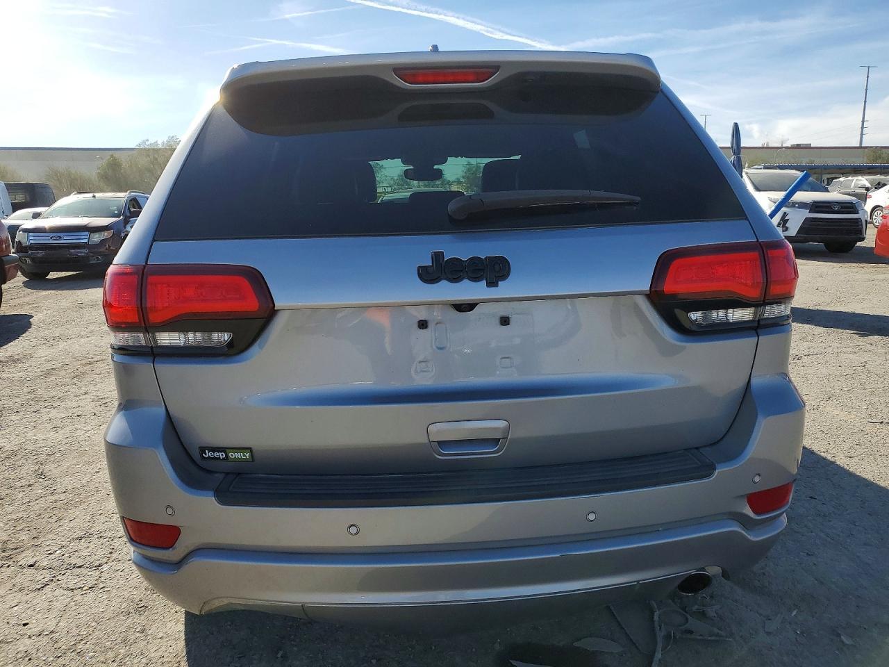 2020 Jeep Grand Cherokee Laredo - Фото 6