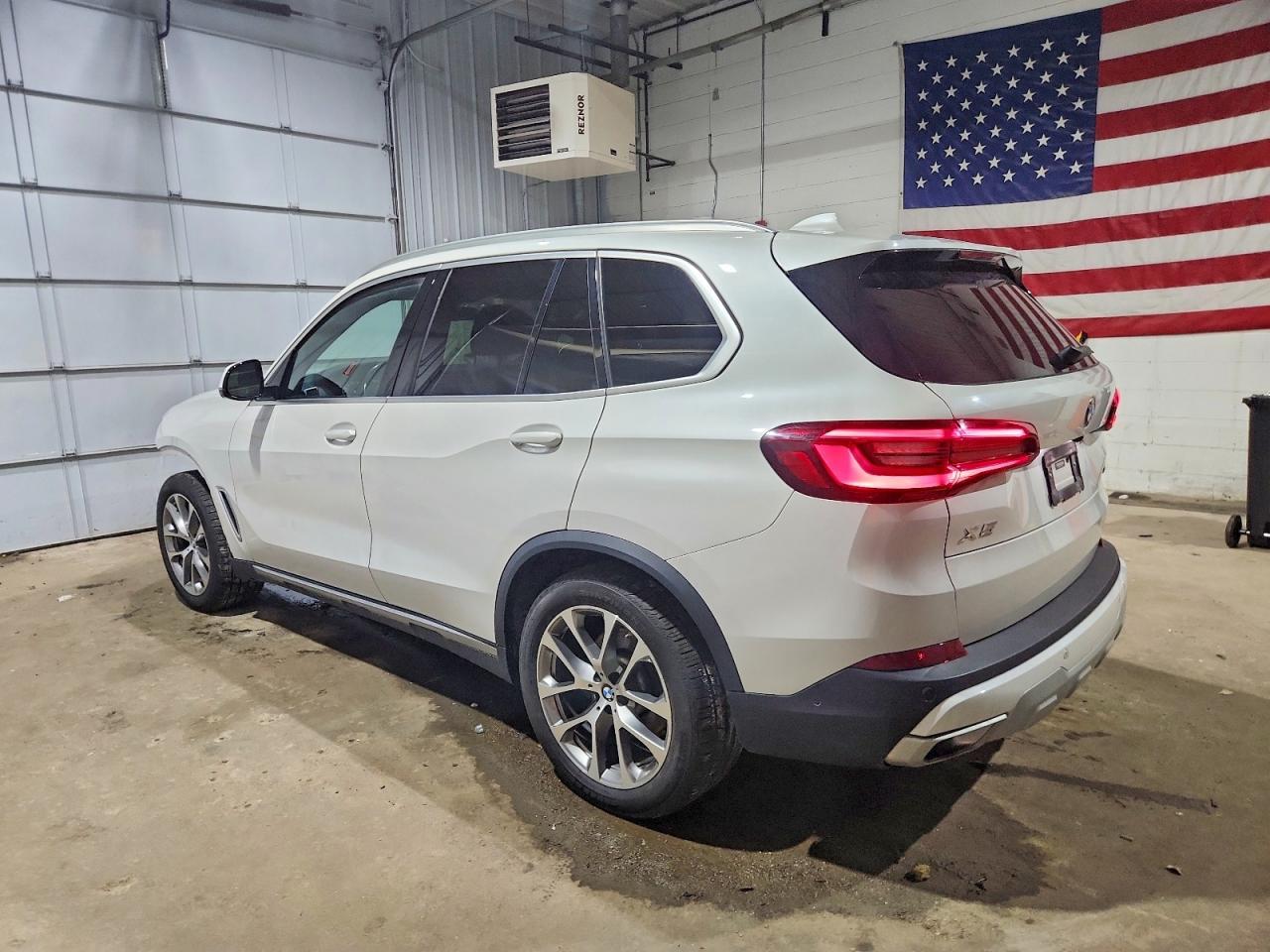 2021 BMW X5 xDrive40I - Фото 2