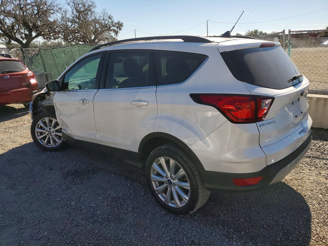 2019 Ford Escape Sel - Фото 2
