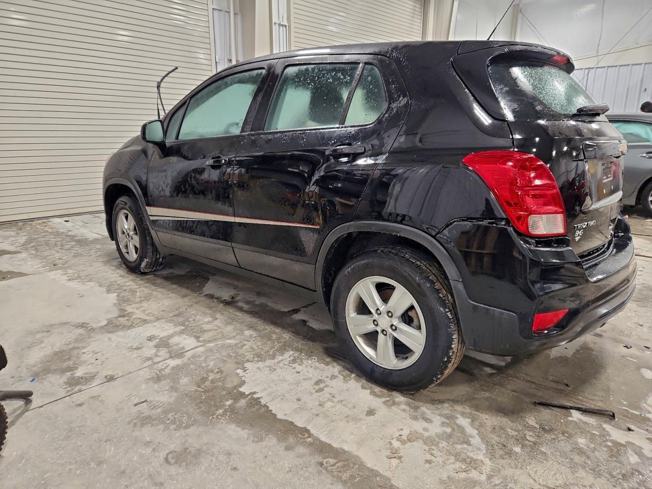 2019 Chevrolet Trax Ls - Image 2