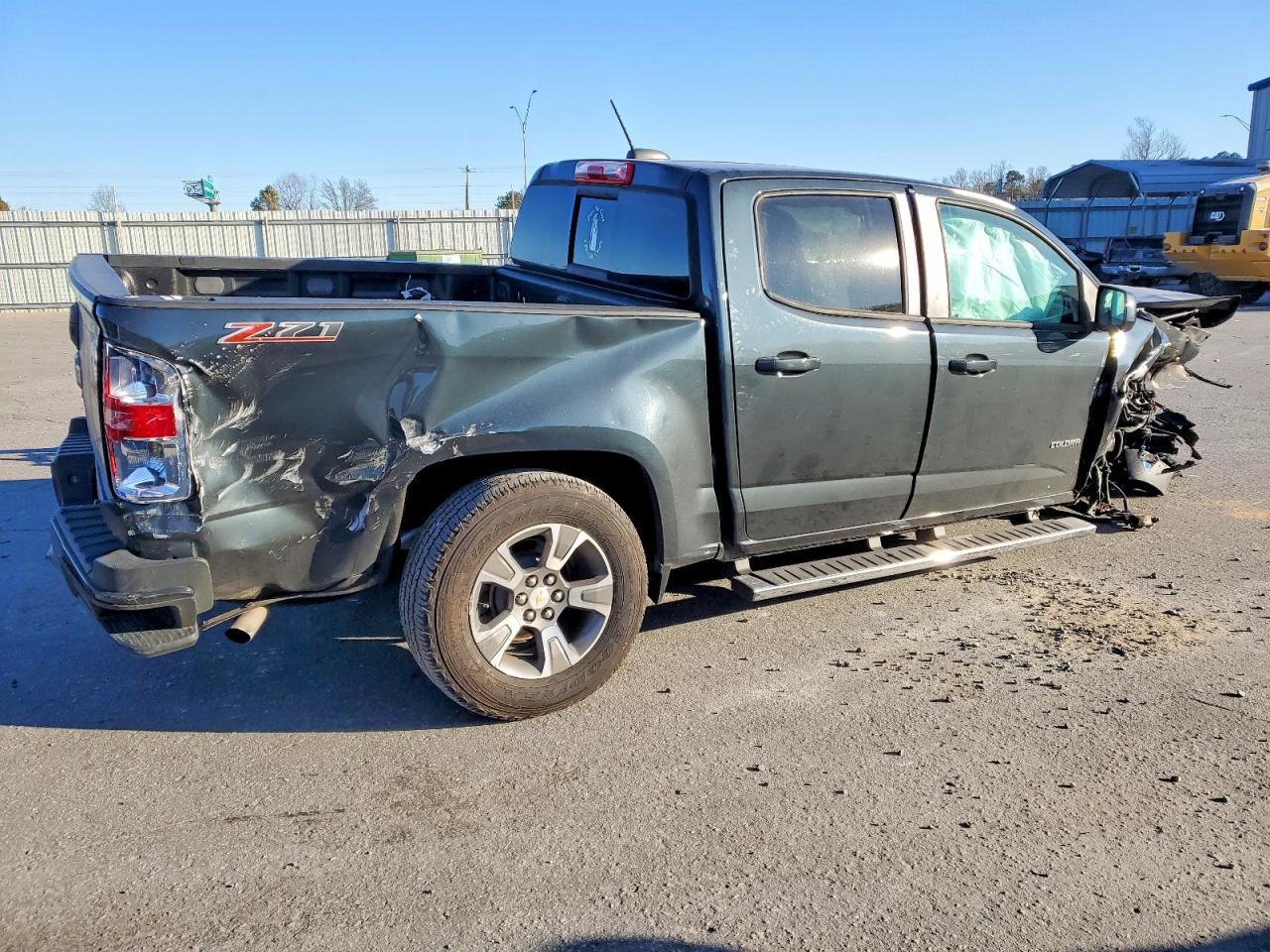 2018 Chevrolet Colorado Z71 - Image 3
