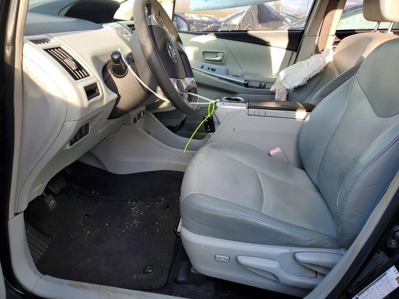 2012 Toyota Prius V - Фото 7