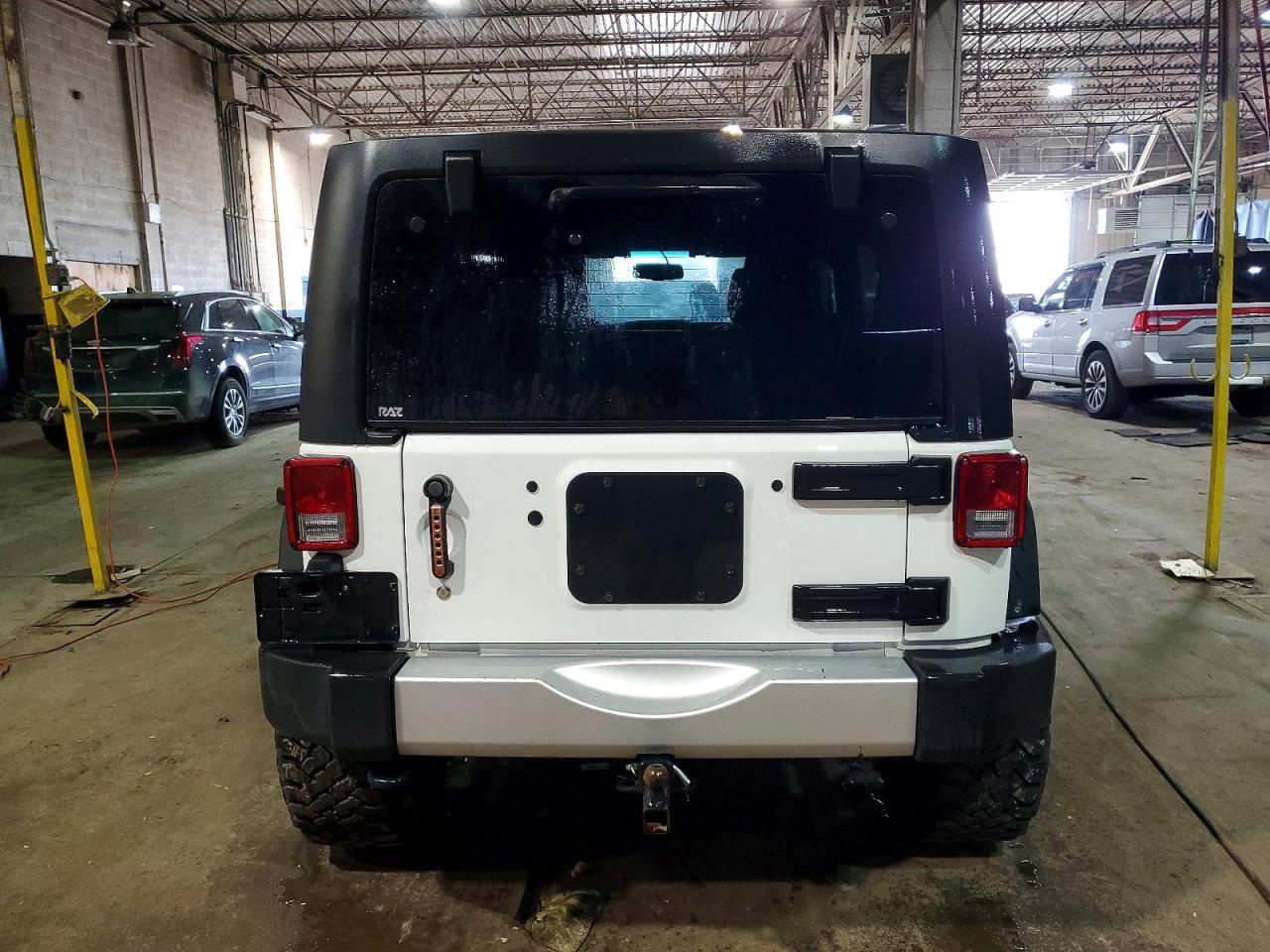 2015 Jeep Wrangler Unlimited Sahara - Фото 6