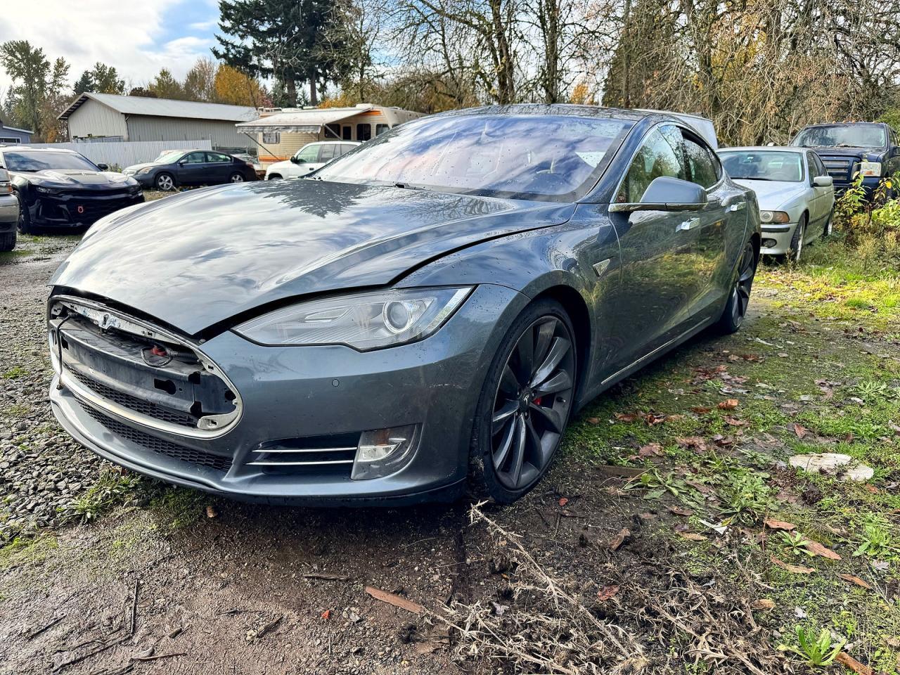 2014 Tesla Model S - Image 2
