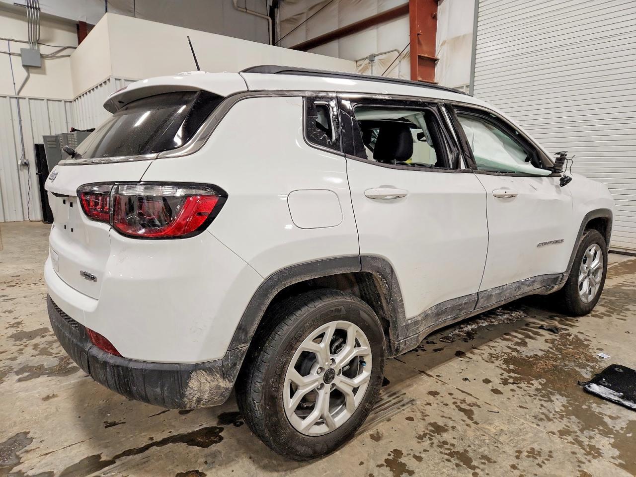 2025 Jeep Compass Latitude - Фото 3