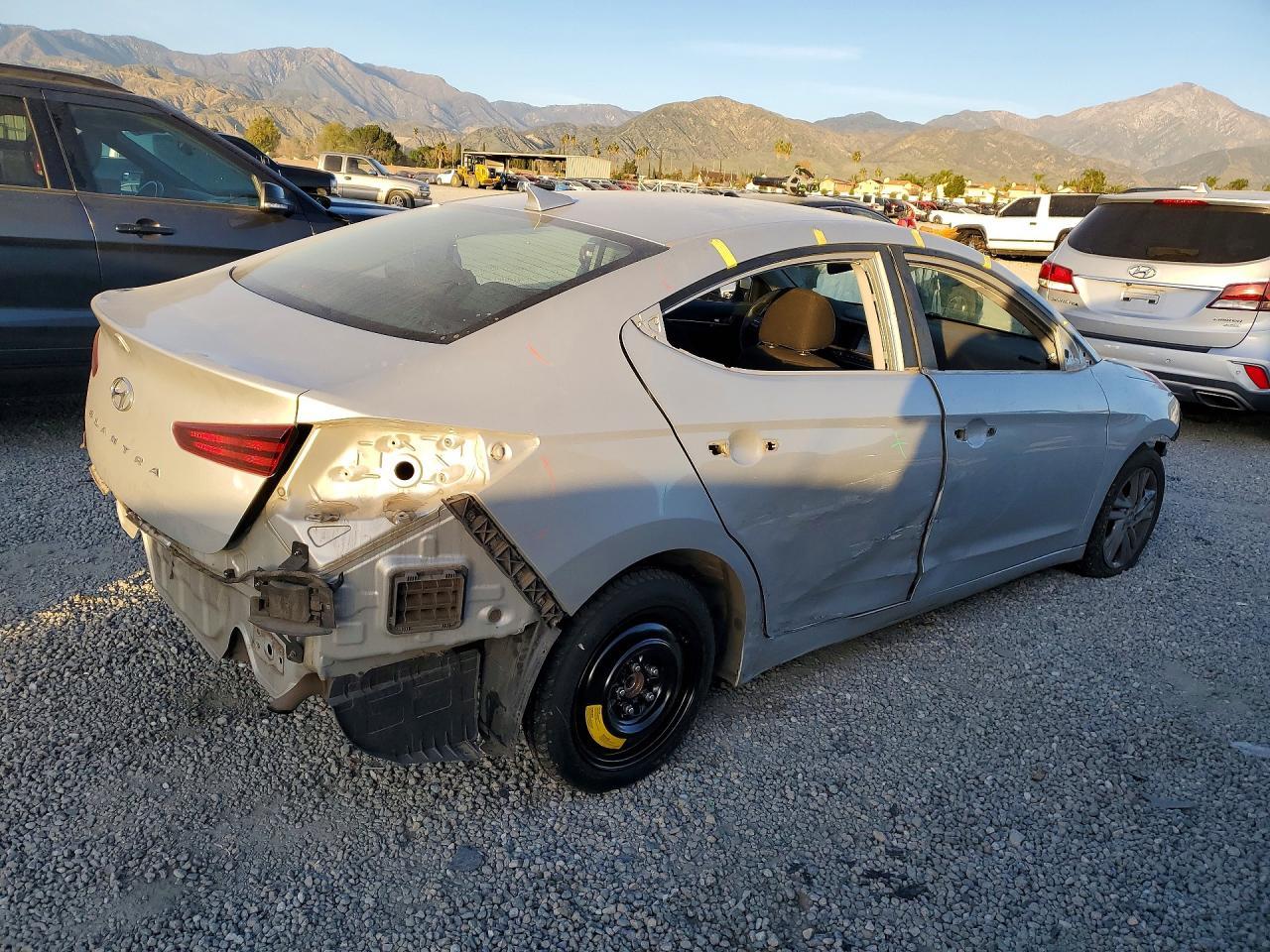 2020 Hyundai Elantra Sel - Image 3