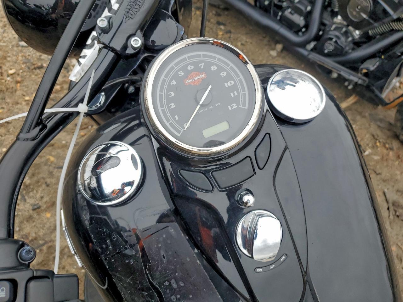 2017 Harley Davidson Flss Softail Slim S - Image 7