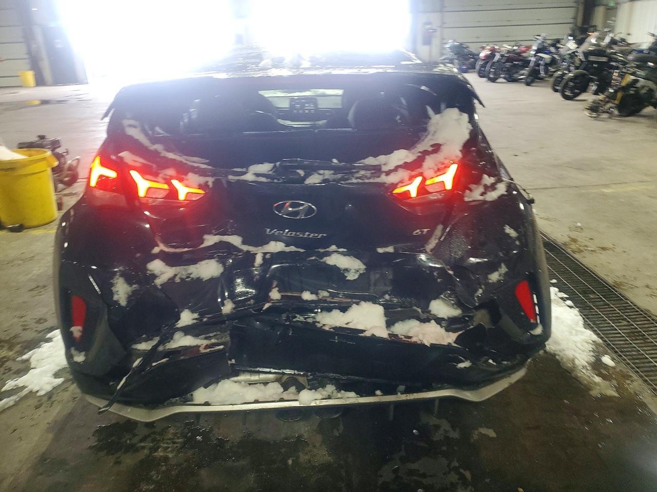 2020 Hyundai Veloster Turbo - Фото 6