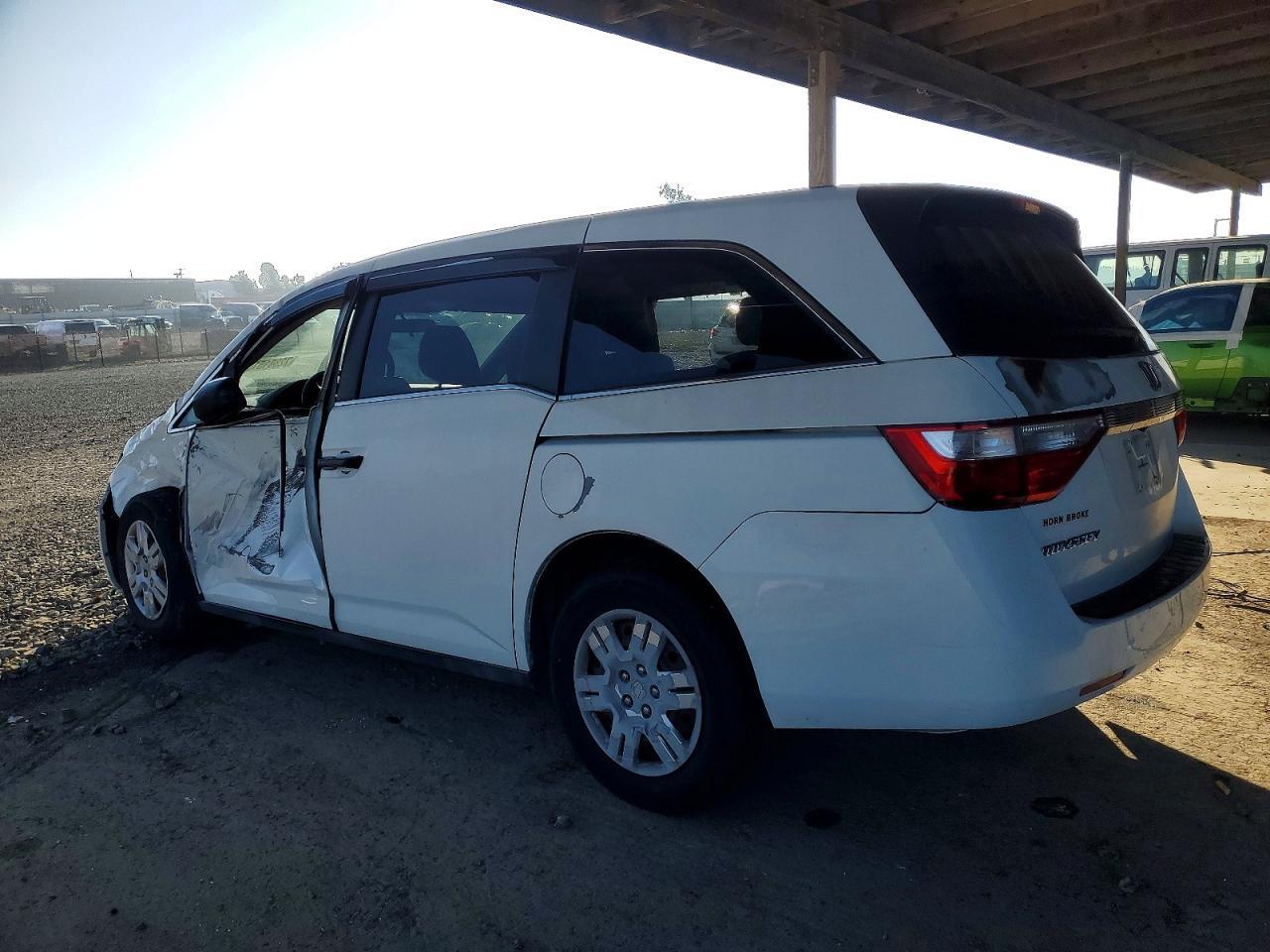 2013 Honda Odyssey Lx - Image 2
