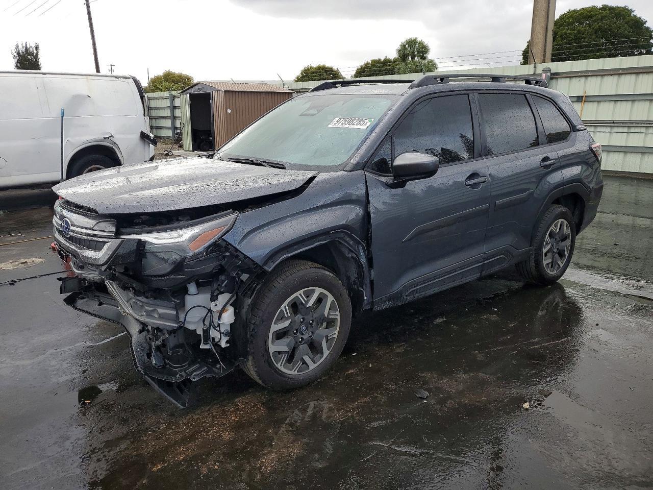 2025 Subaru Forester Premium